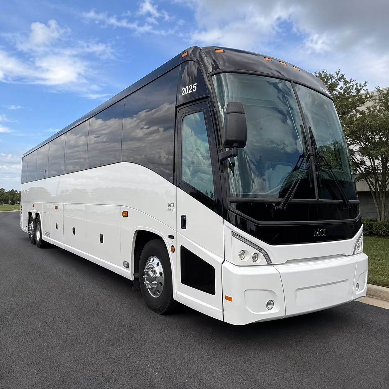 charterbusservicescharleston com is how fan groups get to the north charleston coliseum without the postgame chaos