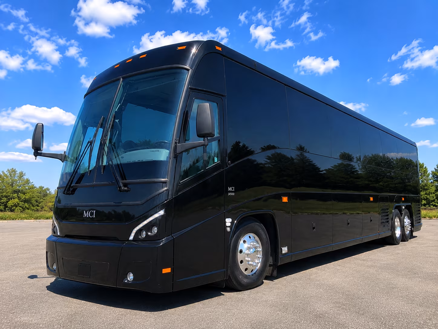 shuttle your guests between downtown hotels and plantation venues along the ashley river